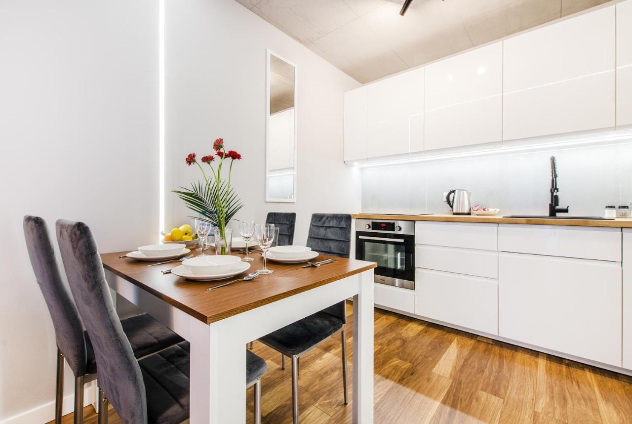 Smart Rental Management Apartments - City Center Wrocław Exteriör bild